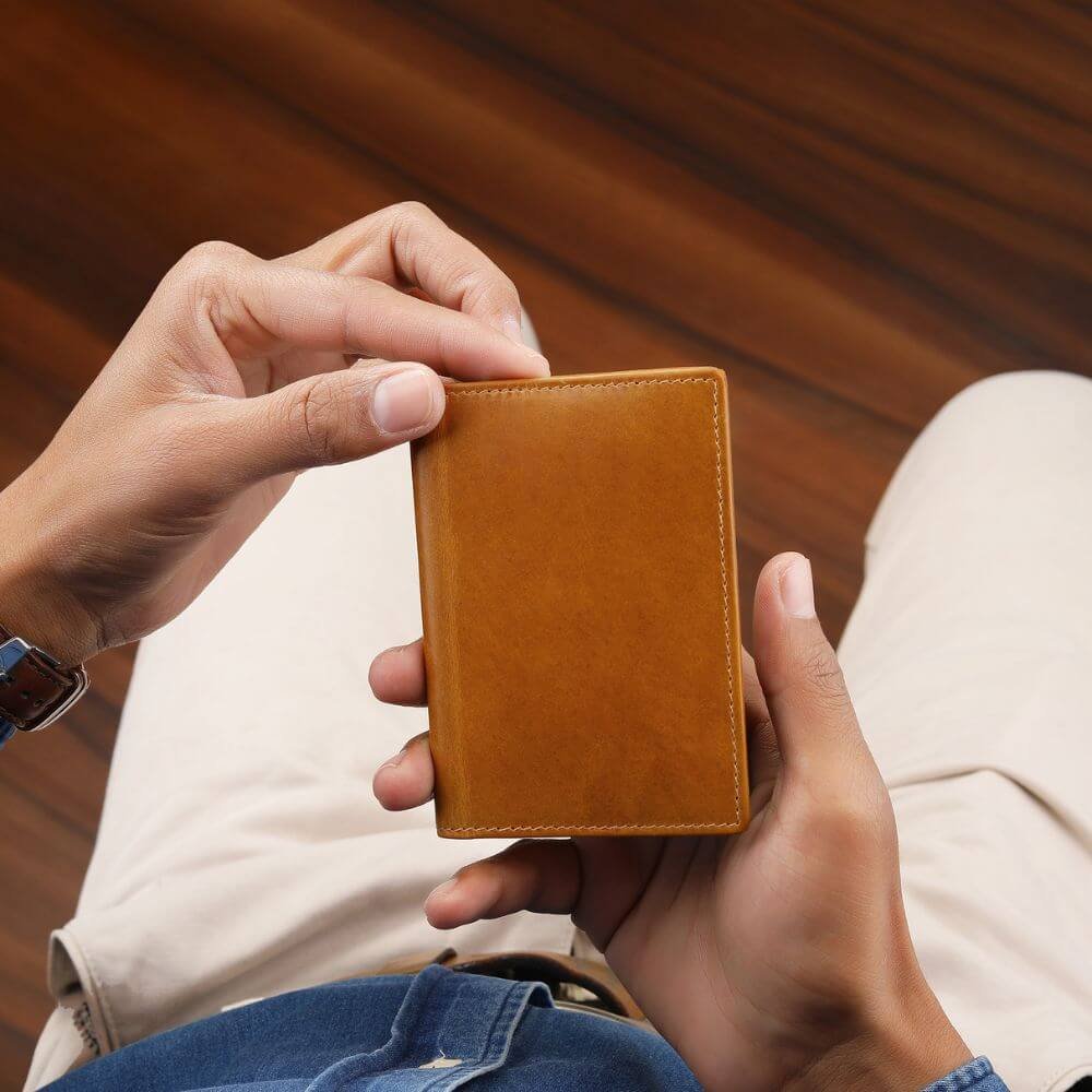 Leather-Lined Card Wallet James Mayfair 02shop_this_look_amDhCa