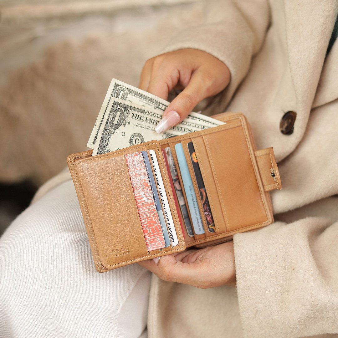 Selena Washed Cancun Leather Purse - Interior with Card Slots