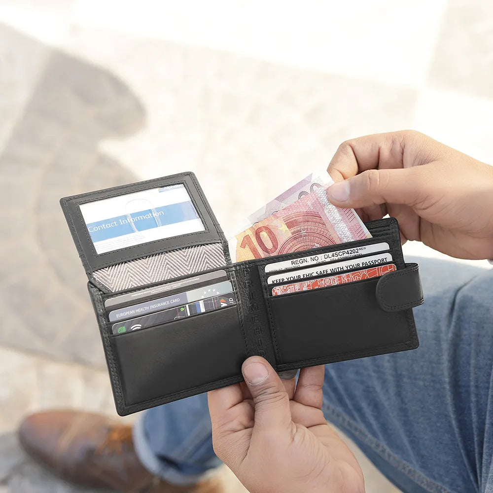 Trifold wallets for men