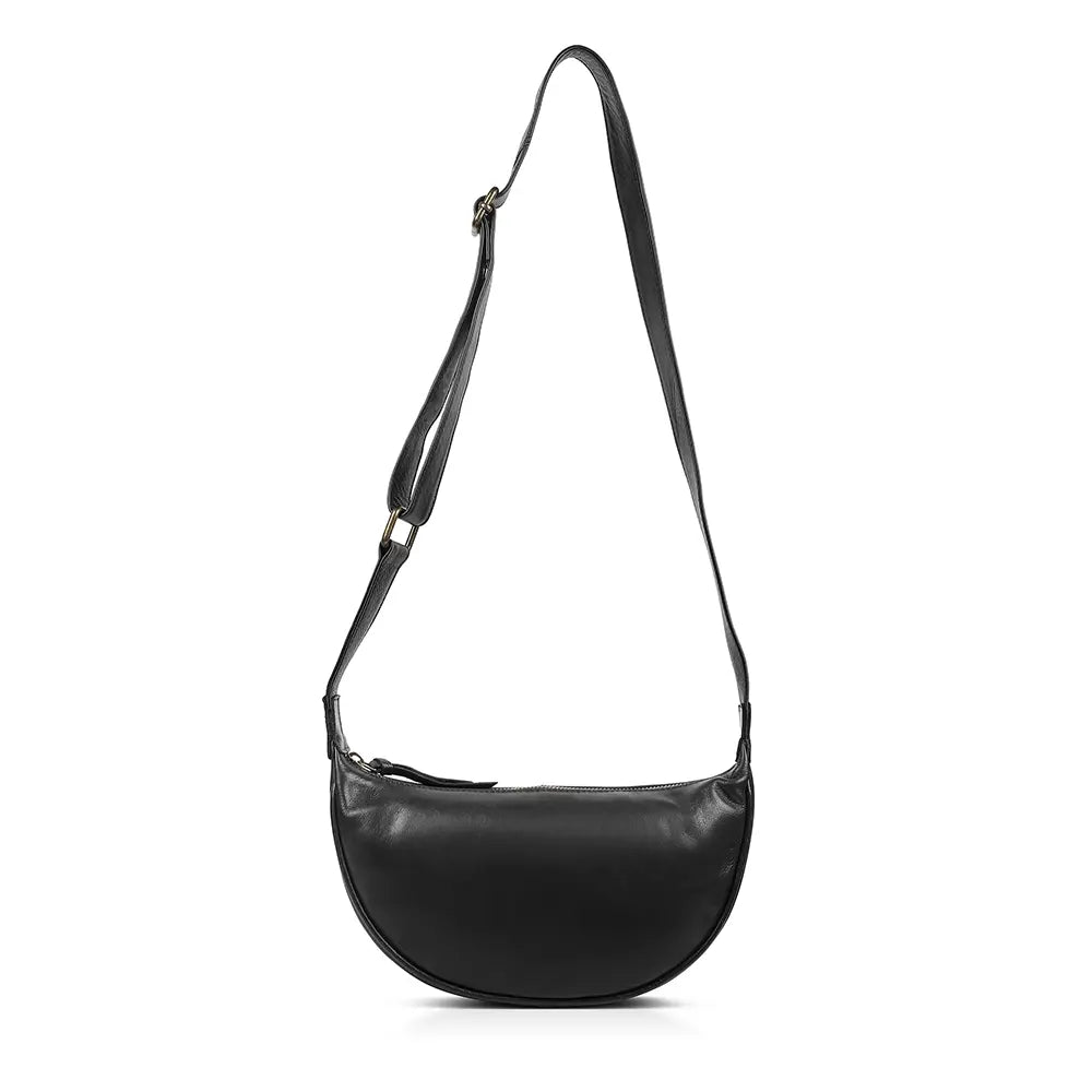 Black Leather Half Moon Bag Washed Cancun 01