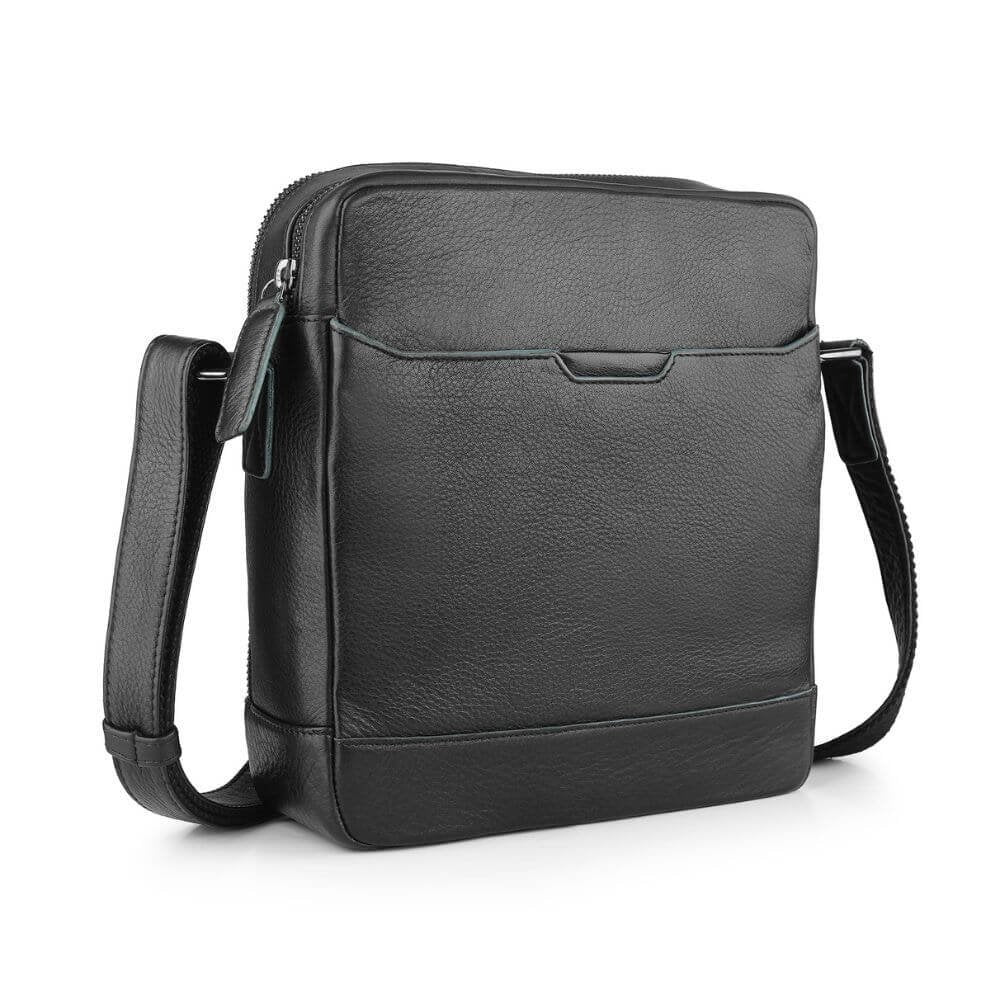 Black-Leather-Messenger-Bag-Zip-Top-Hudson-5520-3.jpg