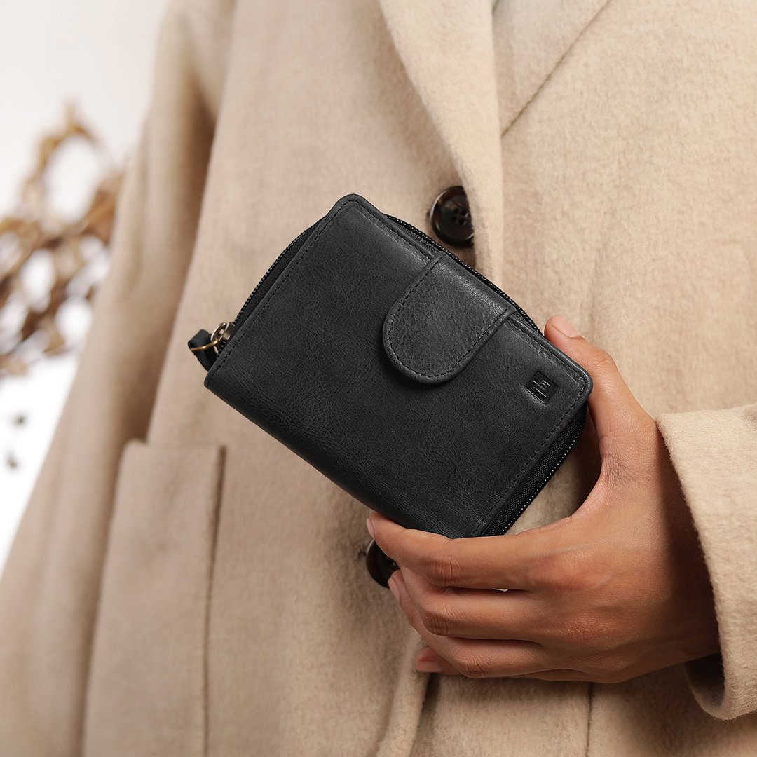 Black Leather Purse With Zip Columbia 1811 -8
