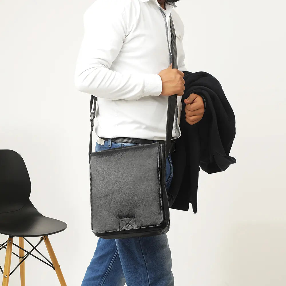 Bridge Messenger Bag 07