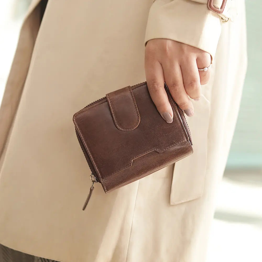 Brown Small Leather Purse Eterna Grace 05