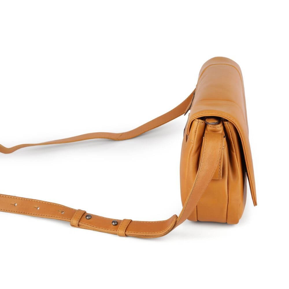 Cognac-Waxy-Leather-Triple-Zipper-Handbag-Chester-3313-5.jpg