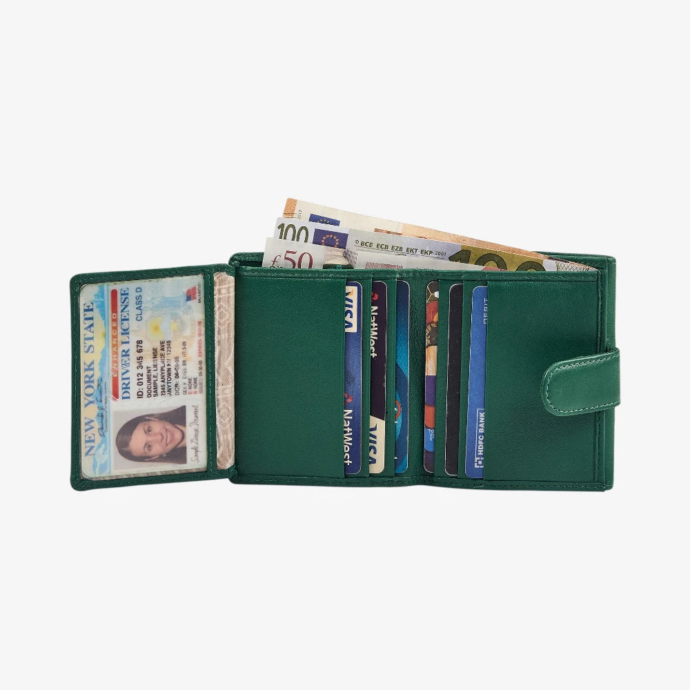 Compact green leather purse for everyday use 