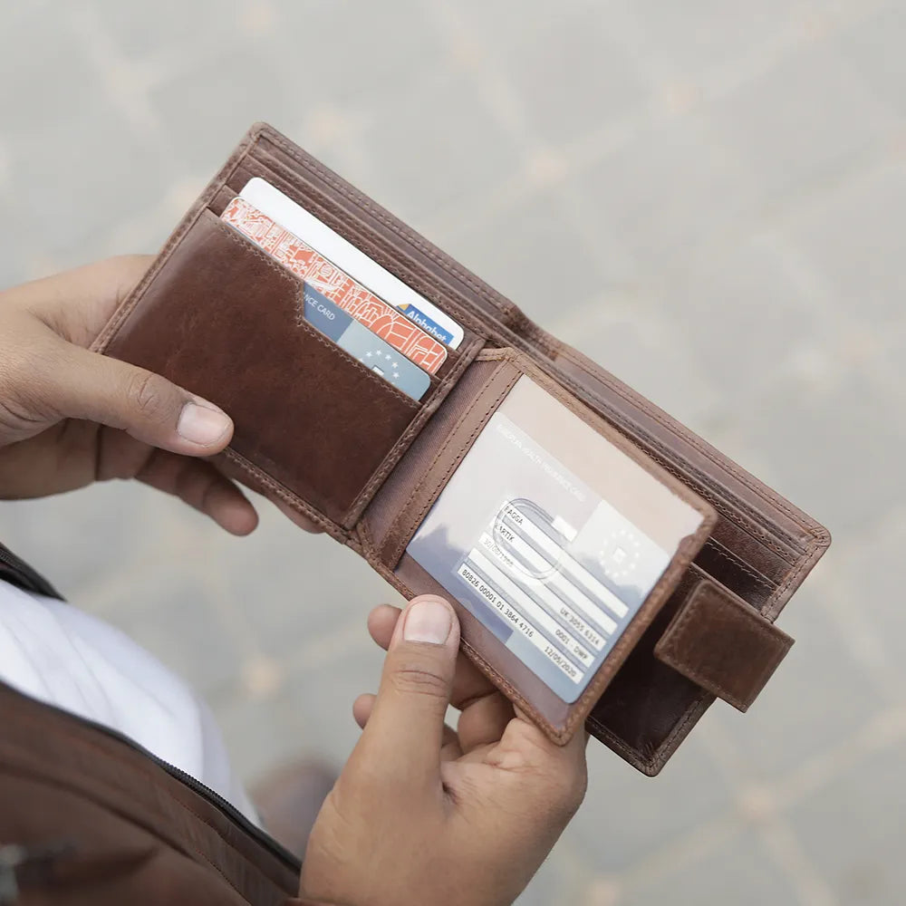 Leather Card Wallet &#8211; Luis Alperto Brown 01