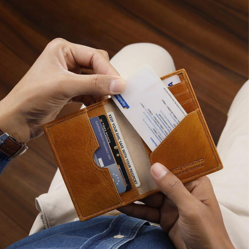 Leather-Lined Card Wallet James Mayfair 02