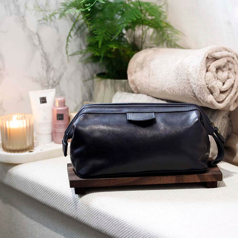 Luxury Leather Washbag - Sandro Tuscan