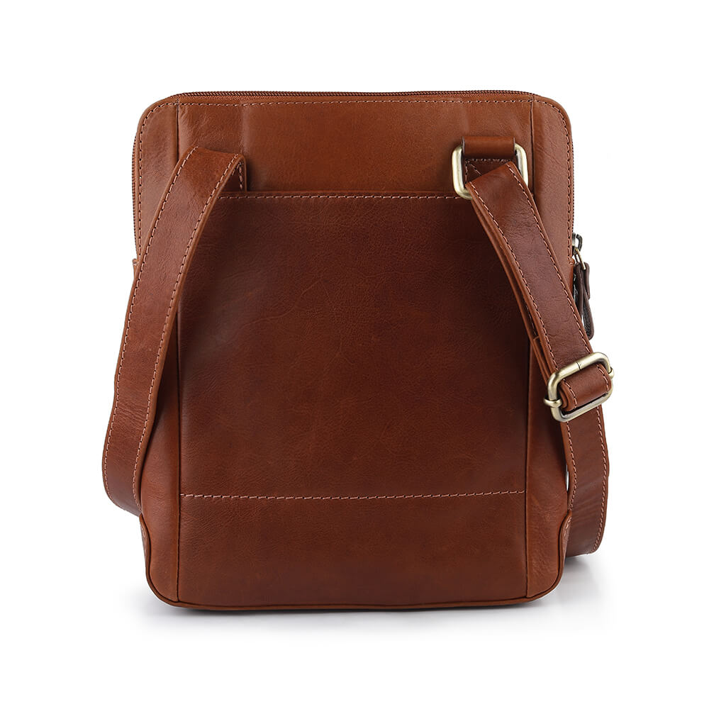 Medium Leather Messenger Bag - Matteo Tuscan