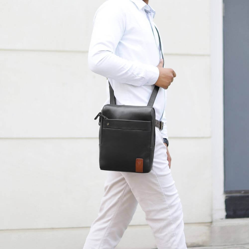 Messenger Bag &#8211; Luca Tuscan in Black 04