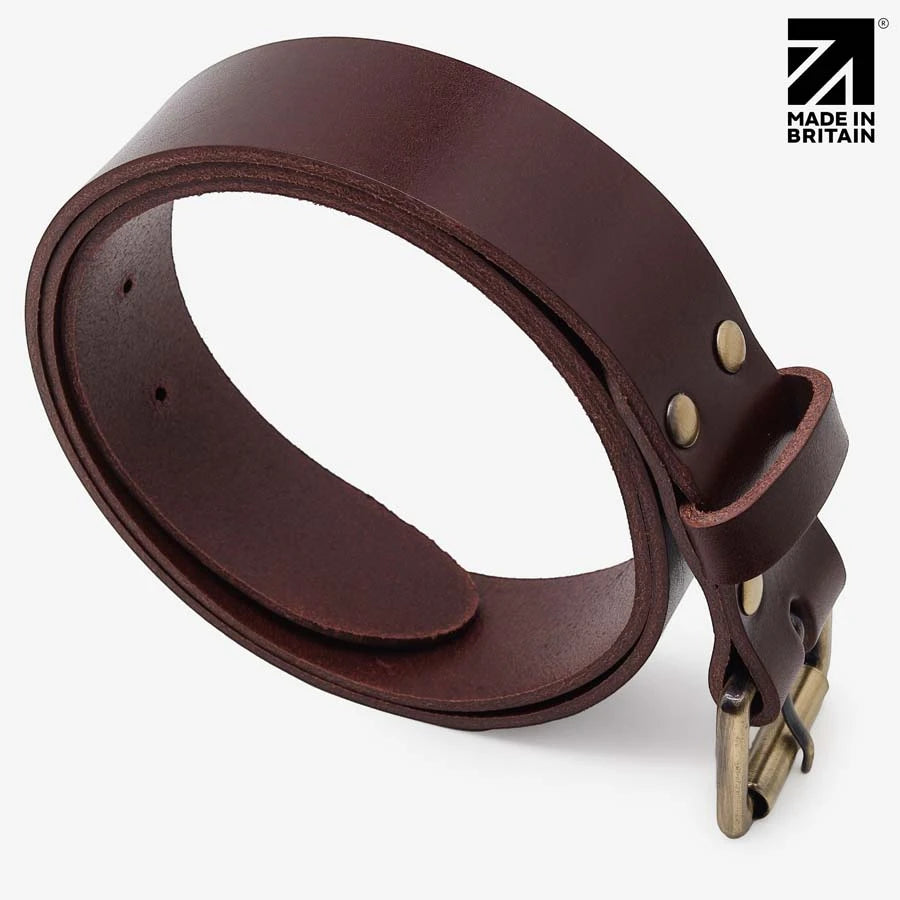 Premium italian full grain leather belt with gloss finish in brown