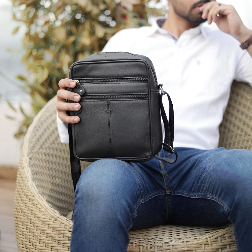 Black leather crossbody Man Bag