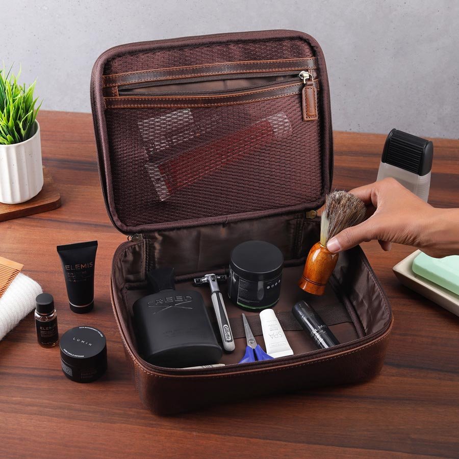 Savanah Leather Wash Bag carry