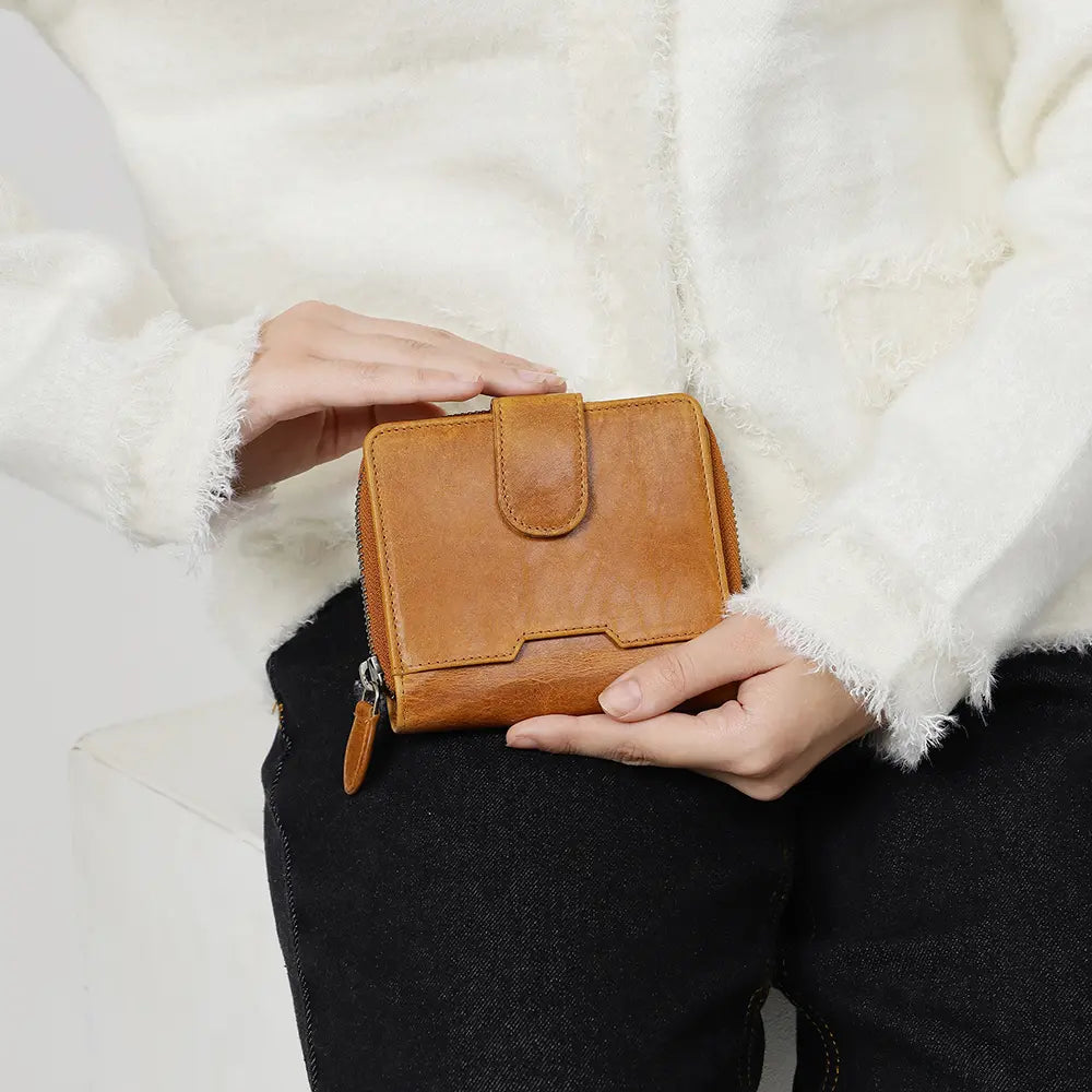 Tan Small Leather Purse Eterna Grace 07