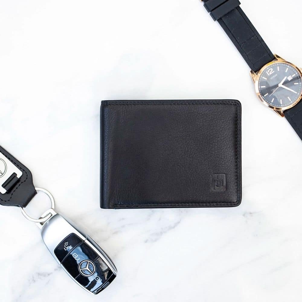 Washington-RFID-Bifold-Wallet-Black-RFID-secure.jpg