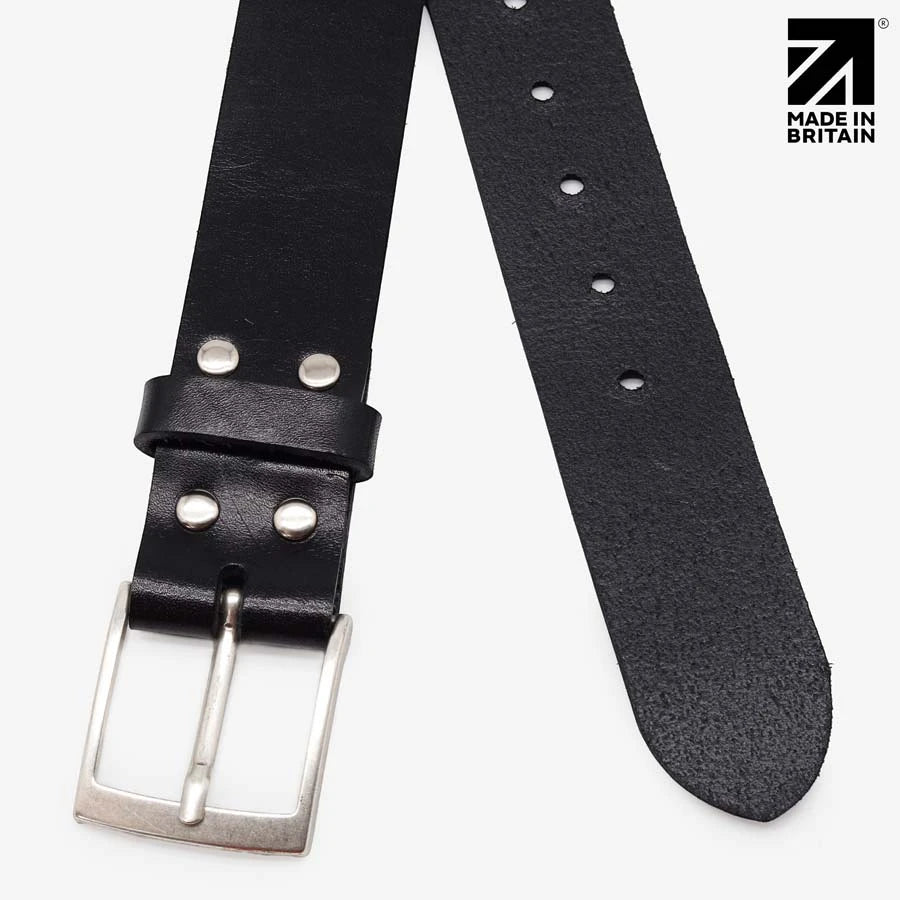 Full-length black 40mm leather belt with polished nickel buckle and pointed tip