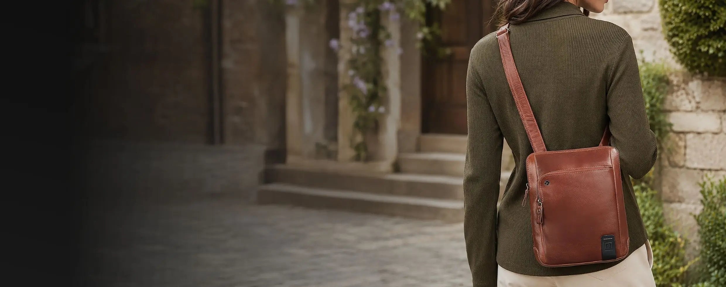 slider image slider_item_qPyiKB